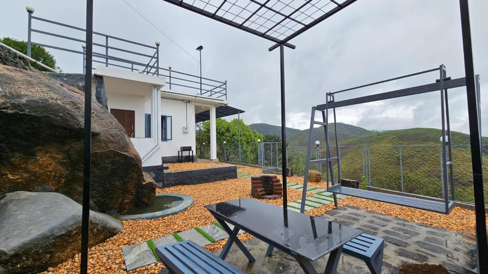 The Lobo'S Inn Pirmed ภายนอก รูปภาพ